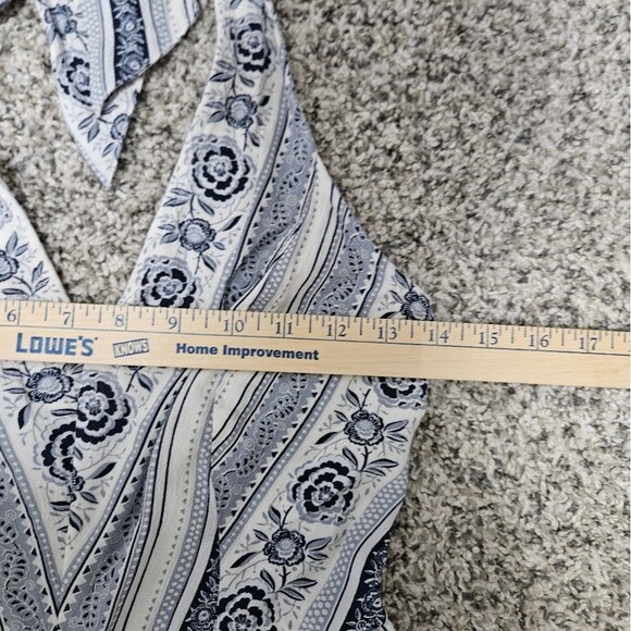 American Eagle Romper Women’s Small Blue White Tie Back Floral Jumper Bohemian - Picture 4 of 6